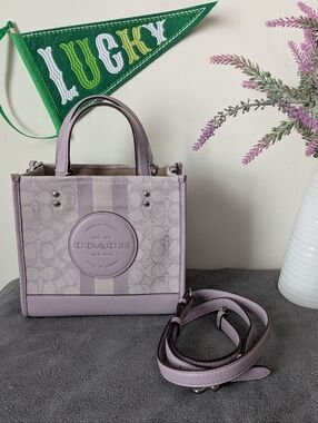 Coach Dempsey 22 Carryall In Lavender Jacquard